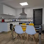 Lille En Provence 度假居 *